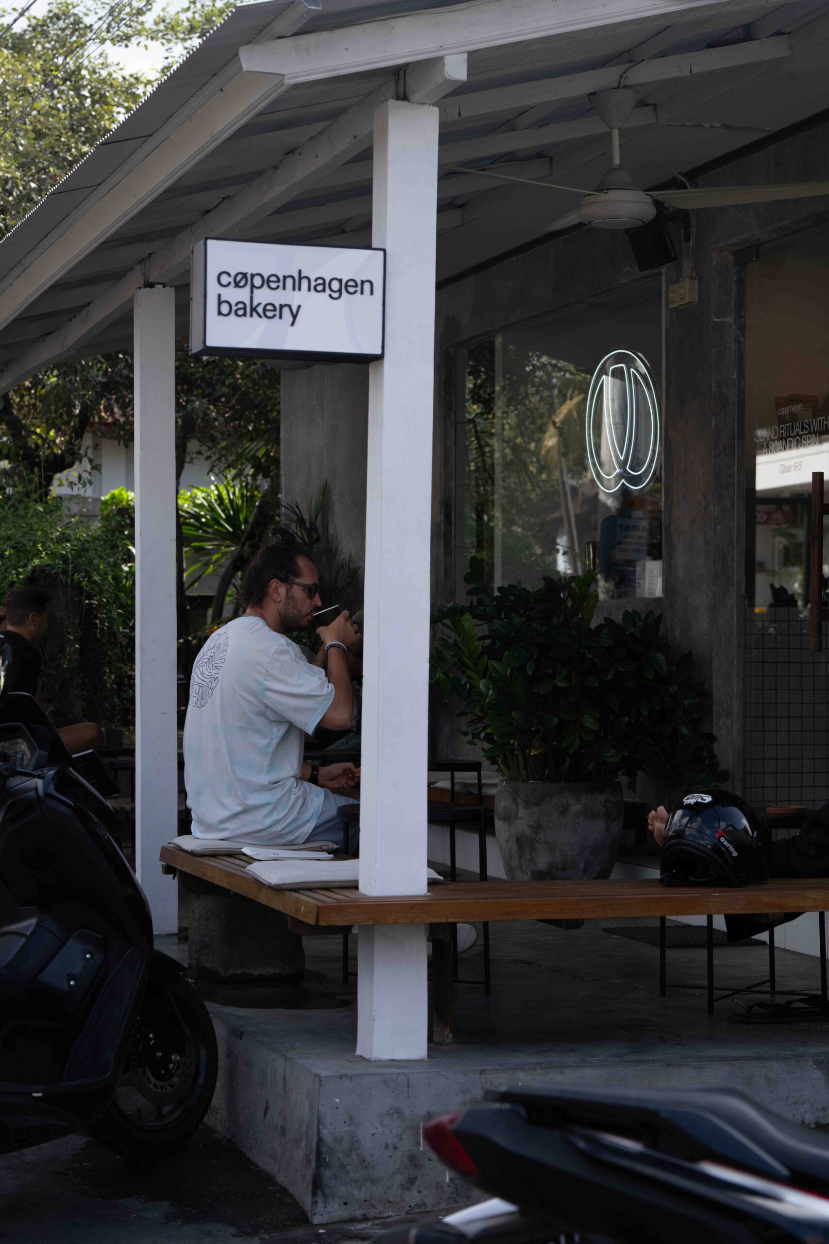 copenhagen BAKERY pererenan outside.